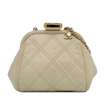 Chanel CalBNkin Kiss Lock Frame Bag (SHG-z1lges)