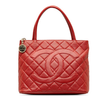 Pearl Street Bags Chanel Caviar Medallion Tote (SHG-Au2Ex1)