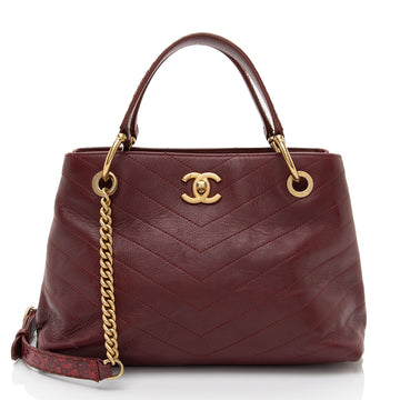 Chanel Chevron CalBNkin Python Chic Small Shopping Tote (SHF-9e1Tb9)