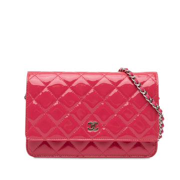 Pearl Street Bags Chanel Classic Patent Wallet On Chain (SHG-A2wDHs)