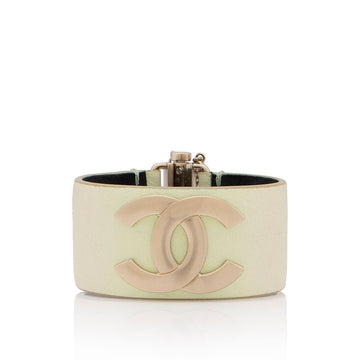 Top Quality Chanel Iridescent Calfskin CC Hinged Bracelet (SHF-V2DnGm)