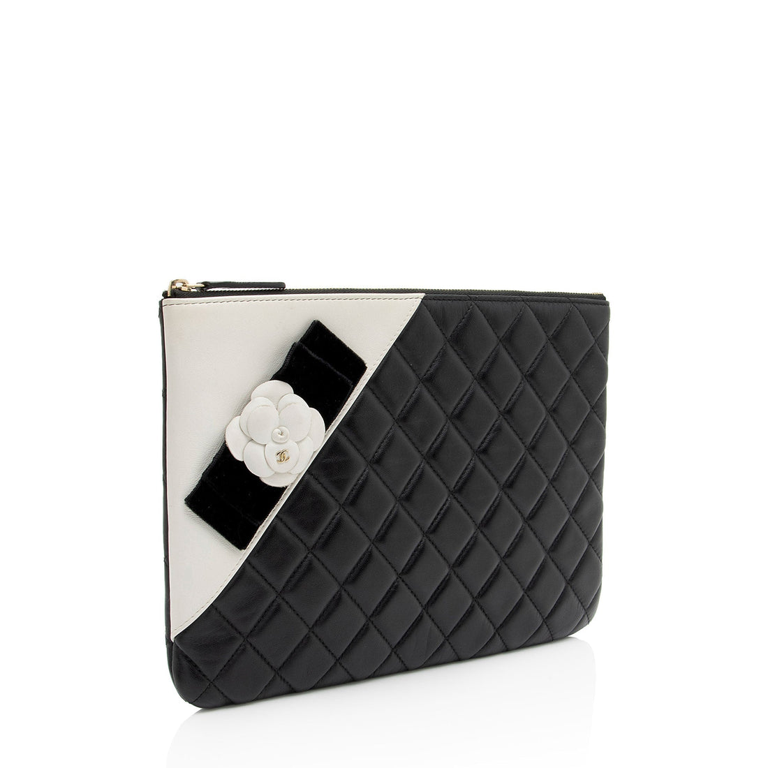 Chanel Lambskin Camellia Medium O-Case (SHF-zIGfOR)