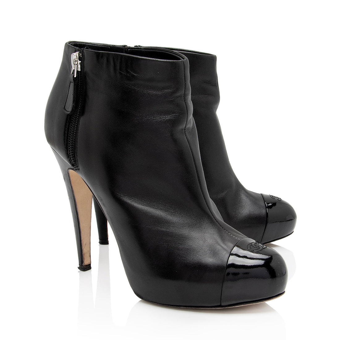 Pearl Street Bags Chanel Patent Leather CC Cap Toe Booties - Size 9 / 39 (SHF-xN97GM)