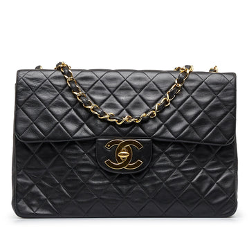 Chanel Maxi XL Classic Lambskin Single Flap (SHG-tSLYwQ)
