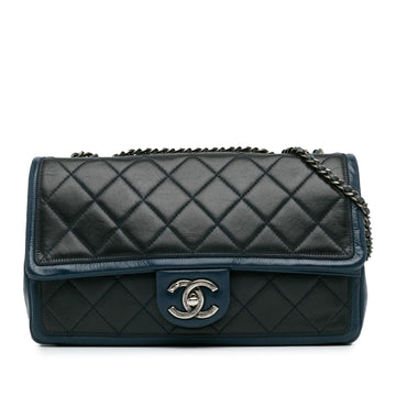 Pearl Street Bags Chanel Medium Bicolor Lambskin Graphic Flap (SHG-EwBfXt)