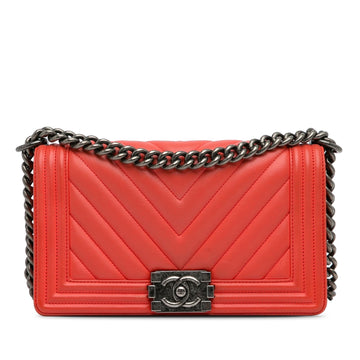 Chanel Medium Calfskin Chevron Boy Flap (SHG-EoQdFy)