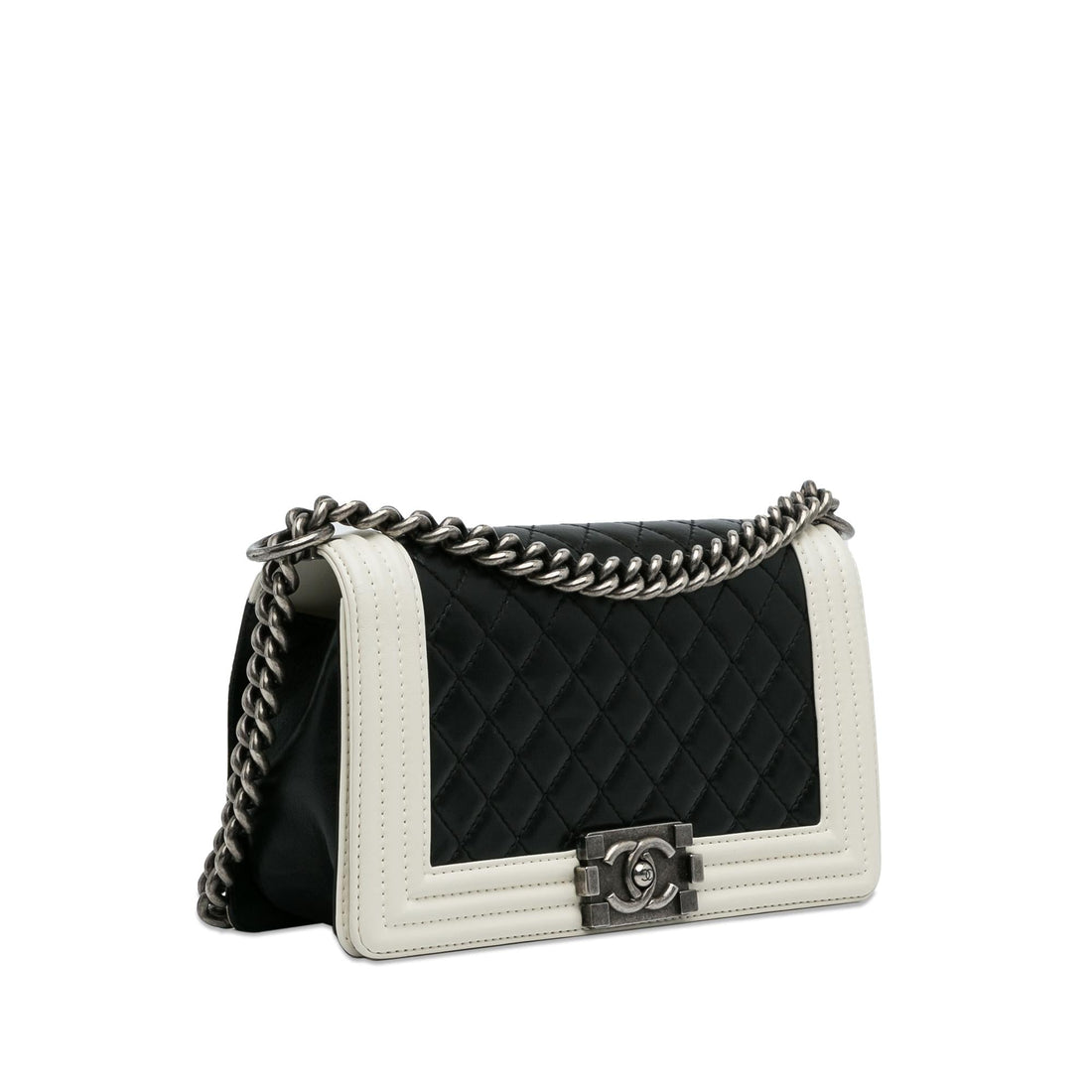 Pearl Street Bags Chanel Medium Lambskin Boy Bicolor Flap Bag (SHG-MjfI80)