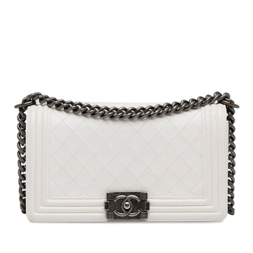 Pearl Street Bags Chanel Medium Lambskin Boy Flap (SHG-1Vev3e)