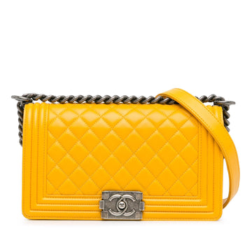 Chanel Medium Lambskin Boy Flap (SHG-uTIxdw)