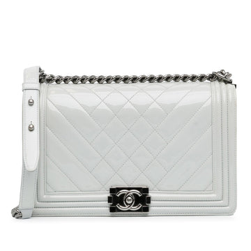 Pearl Street Bags Chanel Medium Patent Boy Flap (SHG-xNr2HC)