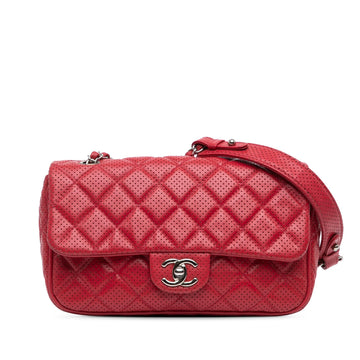 Top Quality Chanel Medium Perforated Lambskin Punch Flap (SHG-PkZhhC)