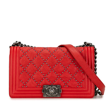 Chanel Medium Studded Crumpled CalBNkin Boy Flap (SHG-rqfnOd)