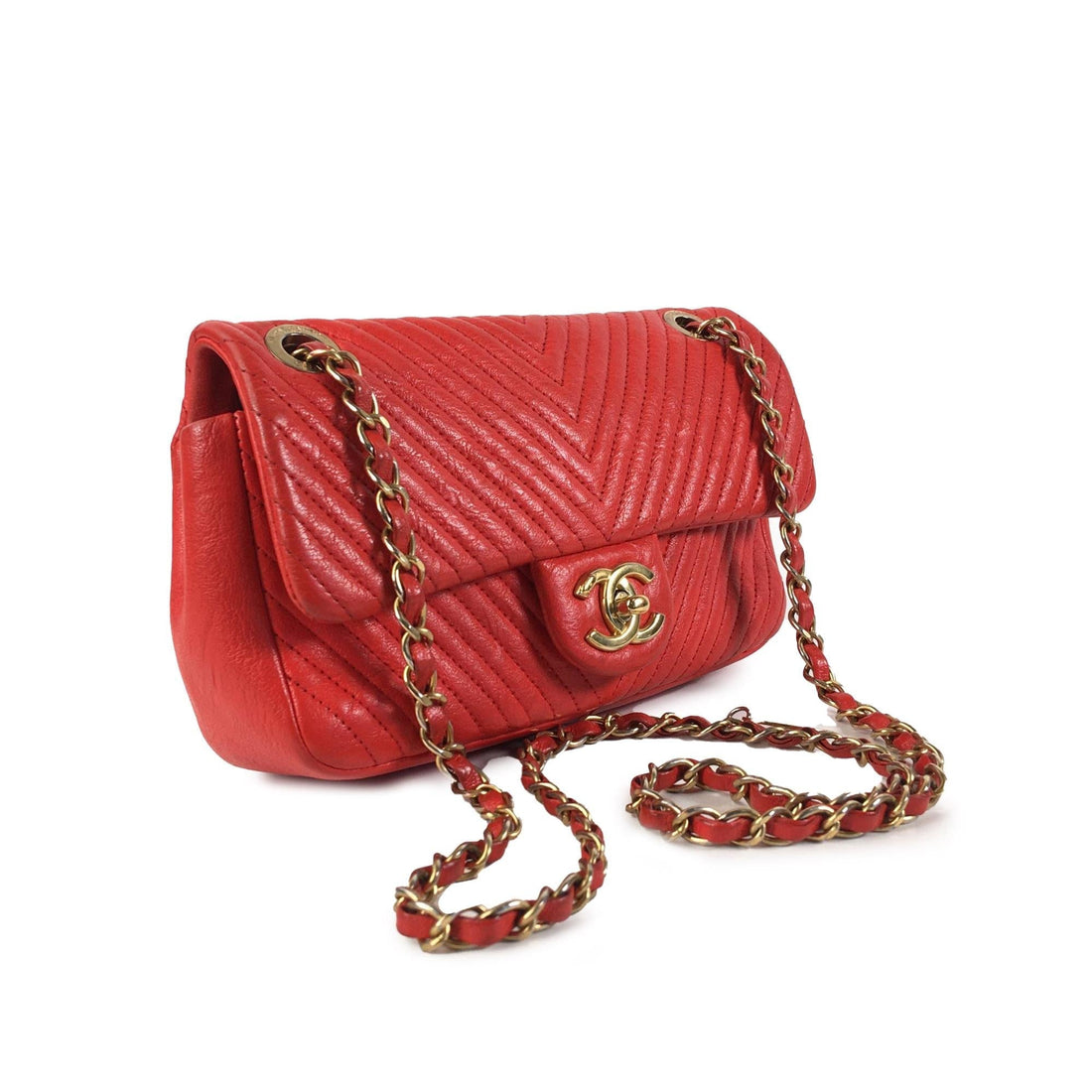 Chanel Medium Wrinkled CalBNkin Quilted Chevron Medallion Charm Surpique Flap (SHG-Xm49iv)