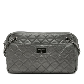 Chanel Metallic CalBNkin Reissue Zipped Shoulder Bag (SHG-ARkLmz)