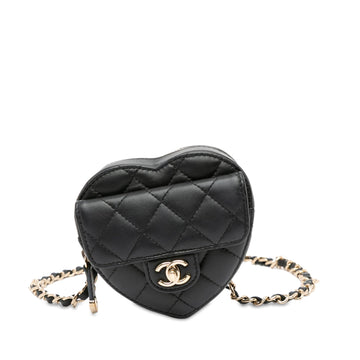 Pearl Street Bags Chanel Mini Lambskin CC in Love Heart Belt Bag (SHG-R54rLZ)