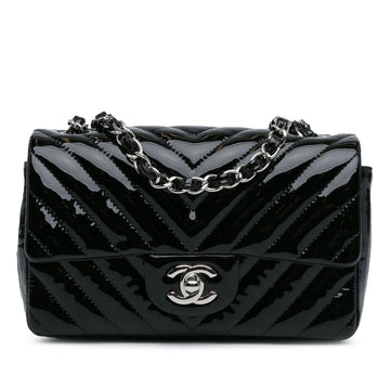 Pearl Street Bags Chanel Mini Rectangular Classic Chevron Patent Single Flap (SHG-3MlT53)