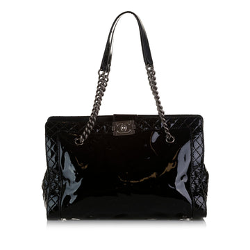 Top Quality Chanel Patent Boy Reverso Shopping Tote (SHG-QJie9P)