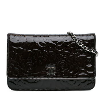 Chanel Patent Camellia Wallet On Chain (SHG-s5zcX3)