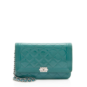 Pearl Street Bags Chanel Patent Leather Boy Wallet on Chain (SHF-ZZnKzy)