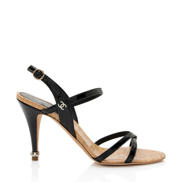 Pearl Street Bags Chanel Patent Leather CC Slingback Sandals - Size 8 / 38 (SHF-pbADI5)