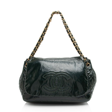 Pearl Street Bags Chanel Patent Vinyl Rock and Chain Large Shoulder Bag (SHF-X1iQCV)