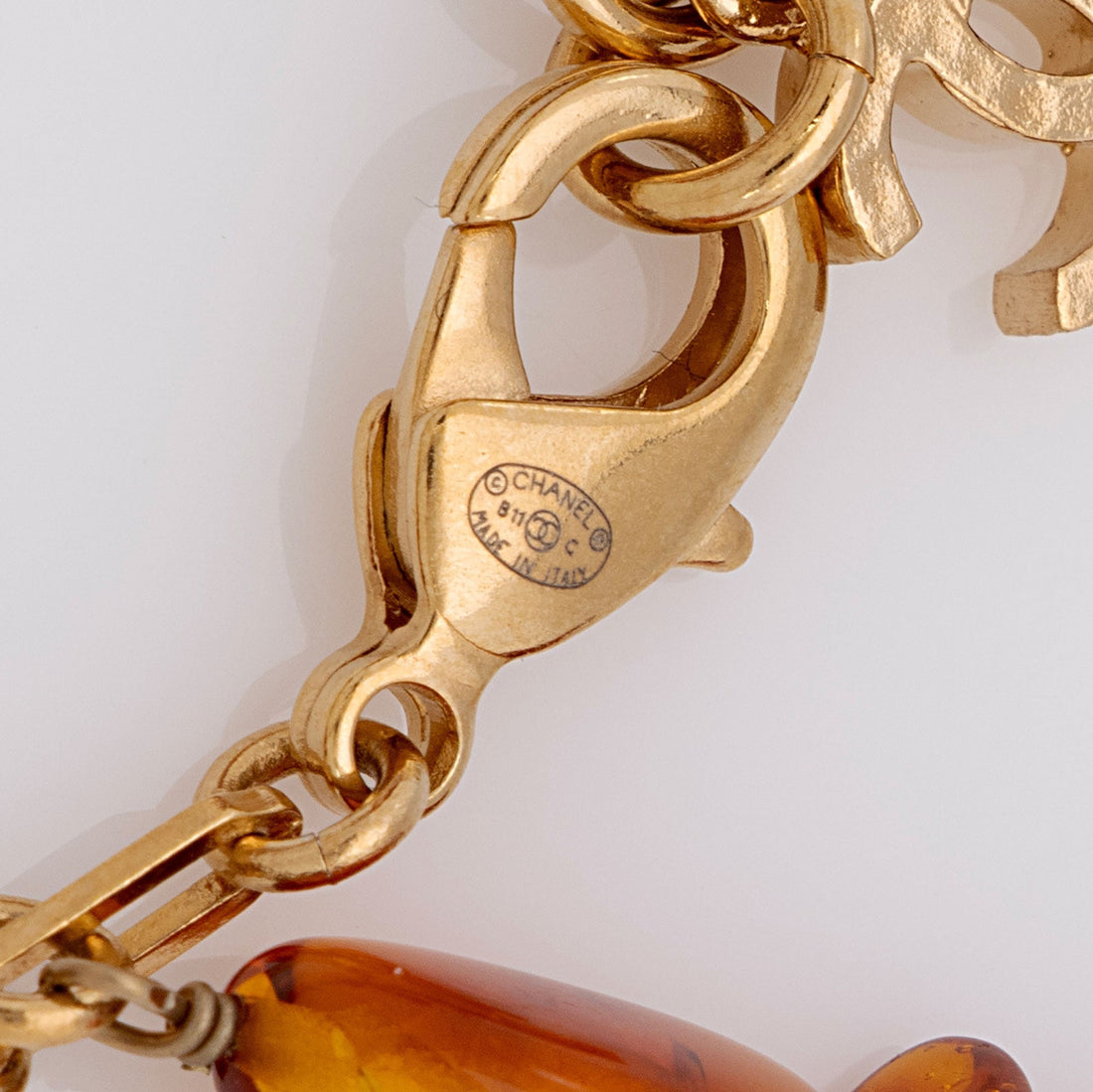 Pearl Street Bags Chanel Pearl Amber Beaded CC Charm Bracelet (SHF-Np8KPM)