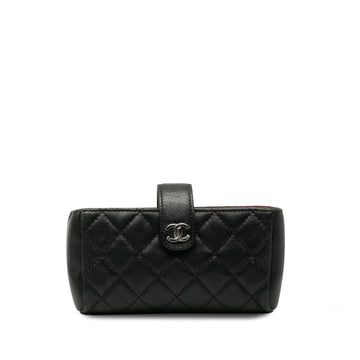 Chanel Quilted CC O-Phone Holder Pouch (SHG-B2GsBV)