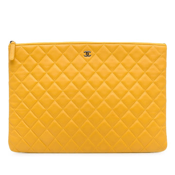 Chanel Quilted Lambskin O Case Clutch (SHG-d1f50a)