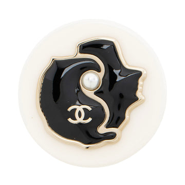 Top Quality Chanel Resin Pearl Coco CC Profile Brooch (SHF-gDTAta)