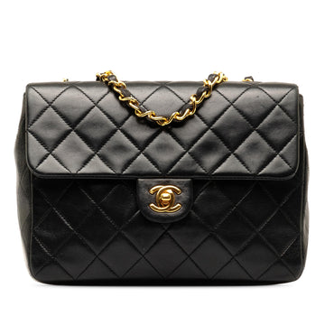 Pearl Street Bags Chanel Square Classic Quilted Lambskin Flap (SHG-UItkKW)