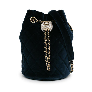 Pearl Street Bags Chanel Velvet Crystal Pearl Crush Bucket Bag (SHG-ZkZa1i)