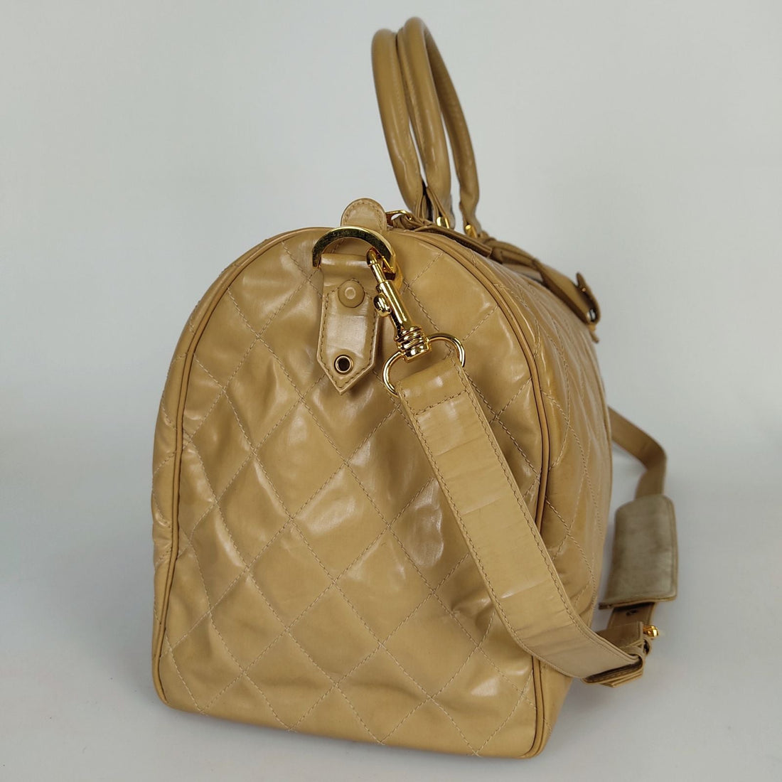 Chanel Chanel Chanel quilted travel bag in beige New 1:1 Rep leather