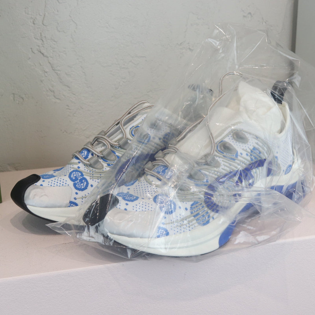Gucci Run Sneakers Knit Fabric GG Monogram Blue White Size 6.5