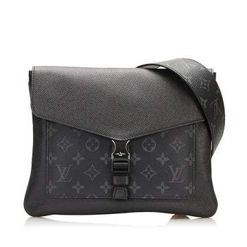 Louis Vuitton Outdoor Flap Messenger Black Taïgarama