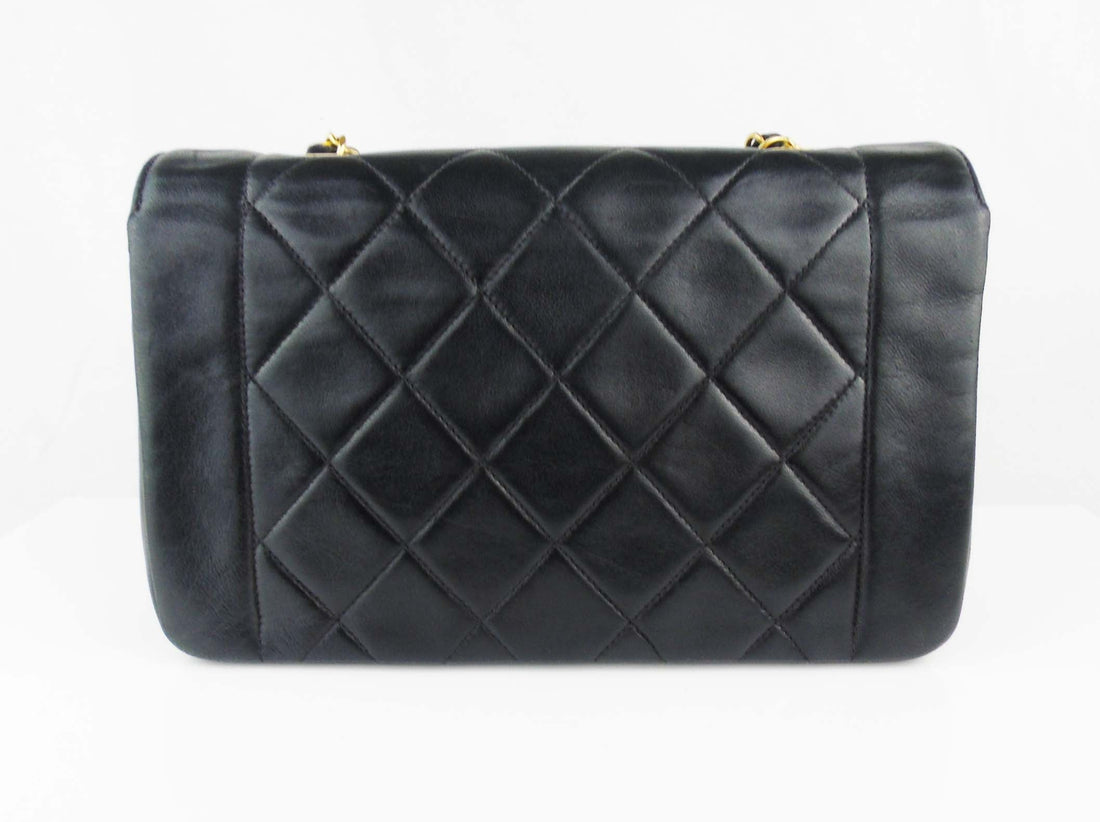 CHANEL 'Diana' 22  classic flap bag -