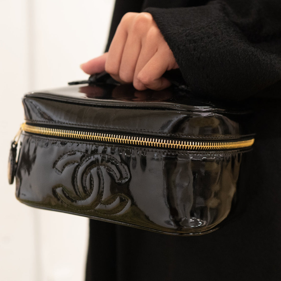 CHANEL  leather vanity bag