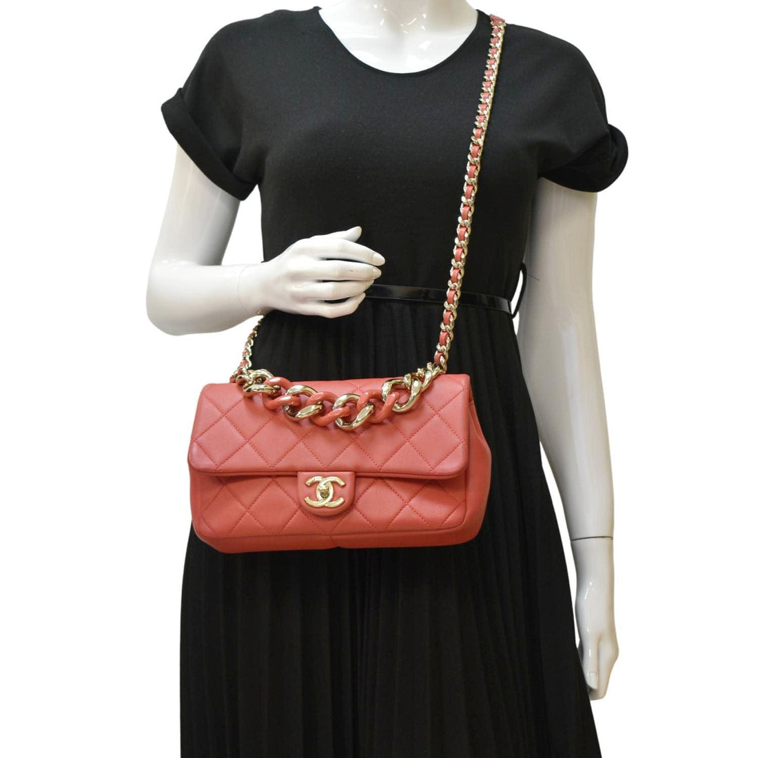 Pearl Street Bags Chanel Resin Chain Flap Lambskin Quilted Leather Shoulder Bag Red