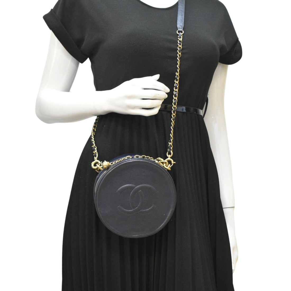 Pearl Street Bags Chanel Glazed Round As Earth Leather Evening Crossbody Bag Navy Blue