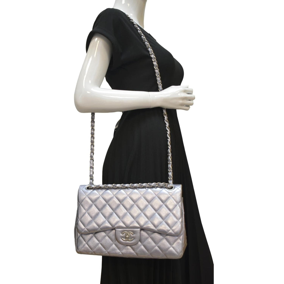 Pearl Street Bags Chanel Jumbo Flap Quilted Leather Shoulder Bag Silver