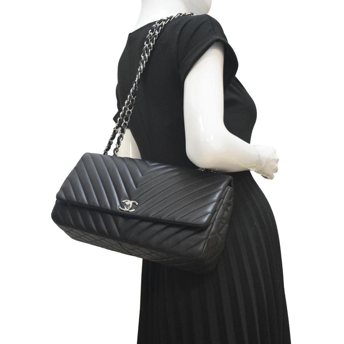 Pearl Street Bags Chanel Surpique Jumbo Chevron Lambskin Leather Flap Crossbody Bag Black