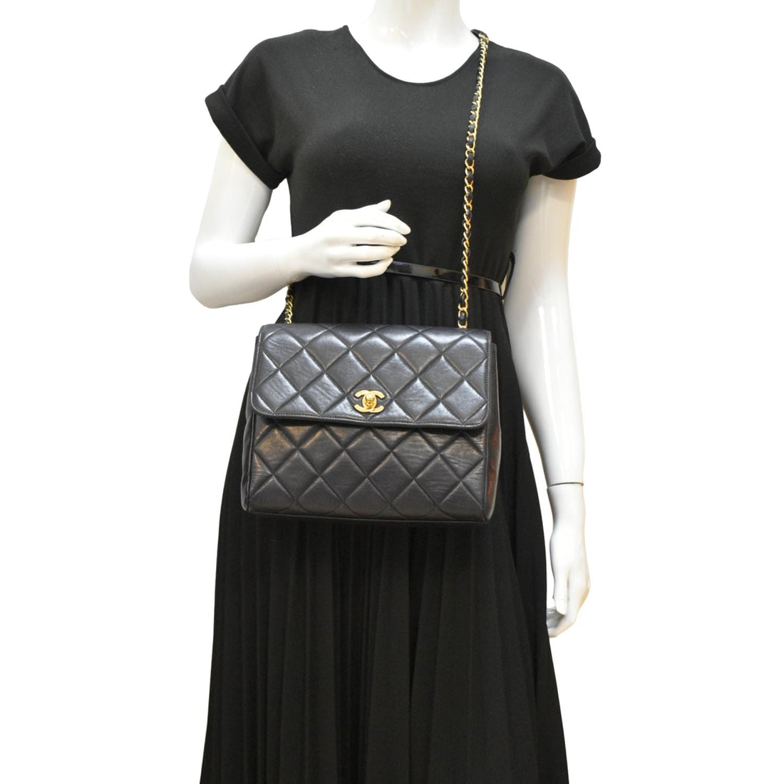 Pearl Street Bags Chanel Square CC Flap  Quilted Leather Shoulder Bag Black