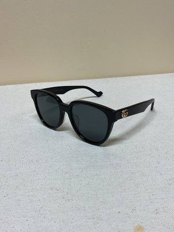 Sunglasses Luxury Designer By Gucci In Black & Gold
