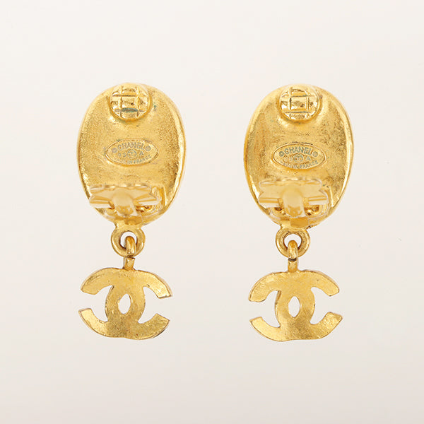 Chanel 1995 Made Oval Shell Cc Mark Earrings