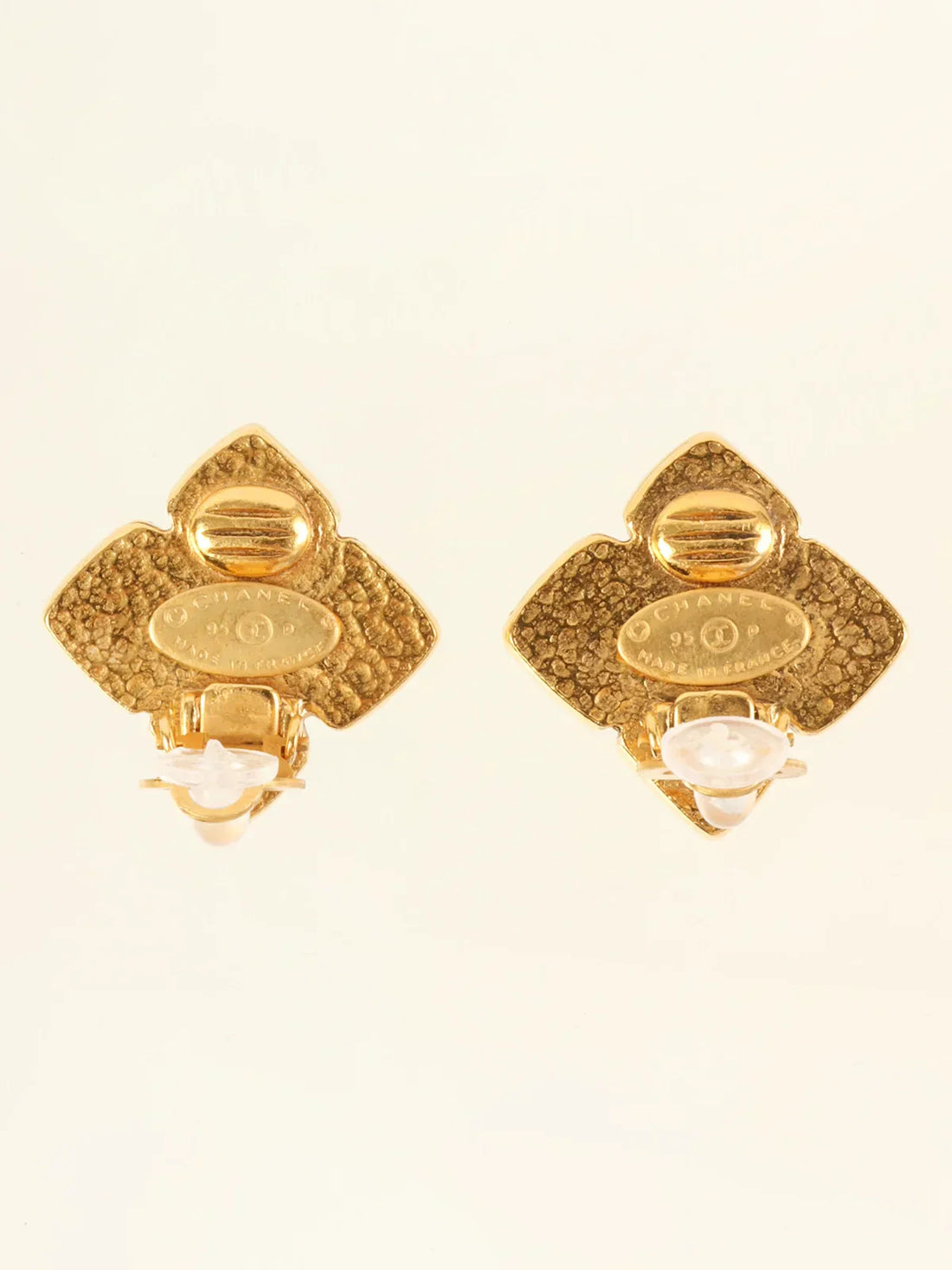 Top Quality Chanel 1995 Made Gripoix Clover Motif Cc Mark Earrings Gold/Brown