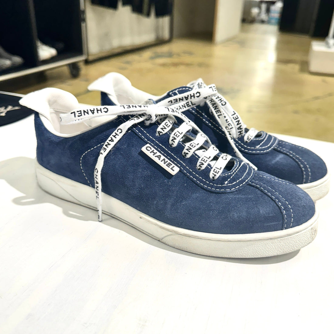 Chanel Cruise Suede Calfskin Low Top Sneakers size38.5 TWS
