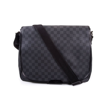 Louis-Vuitton Damier Graphite Daniel GM Messenger Bag