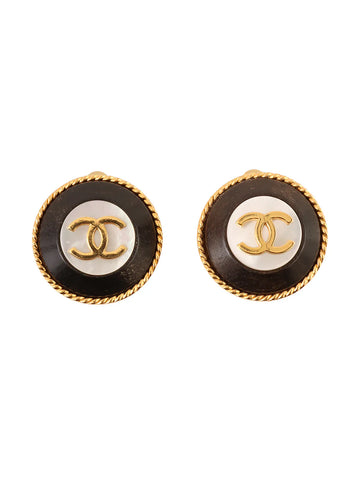 Top Quality Chanel 1994 Made Round Wood Shell Cc Mark Plate Earrings Gold/Black/White
