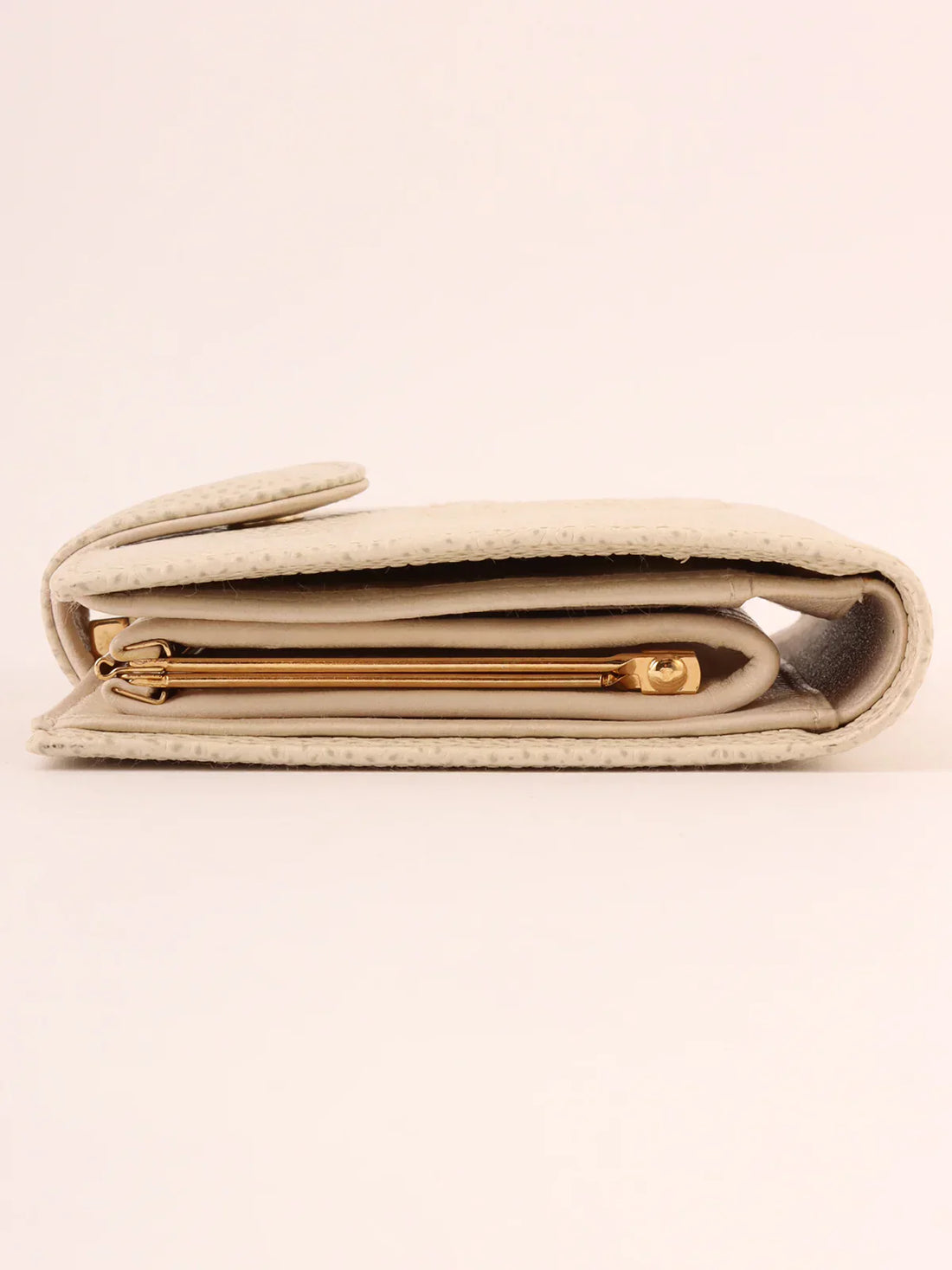 Top Quality Chanel Around 2001 Made Caviar Skin Cc Mark Stitch Wallet Ivory