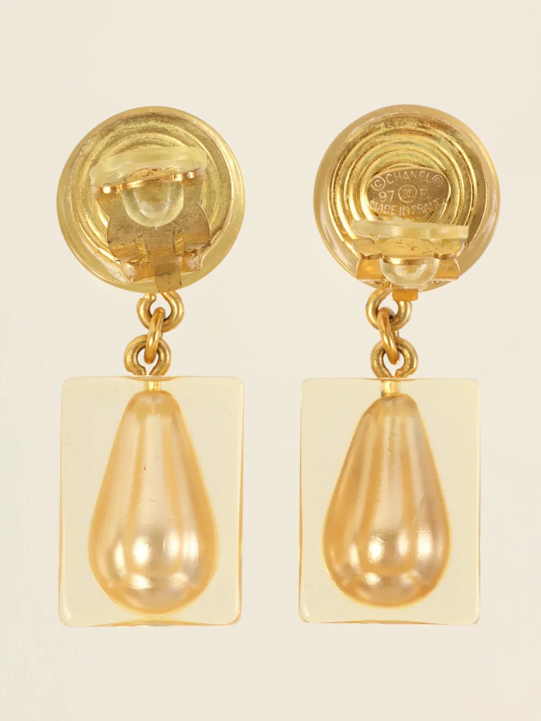Top Quality Chanel 1997 Made Square Pearl Cc Mark Swing Earrings Clear/Gold