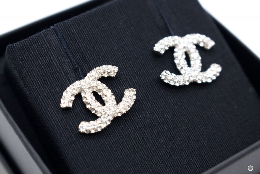 Chanel A58327 Y02003 CC Logo With Crystals  Silver / Z5777 Metal 1.5X1CM Earrings Shw